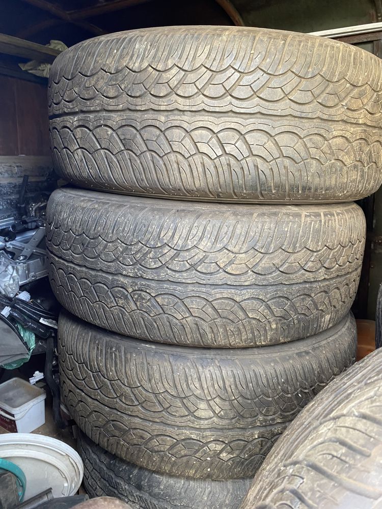 Продам диски с шинами 275/55/R20 117V