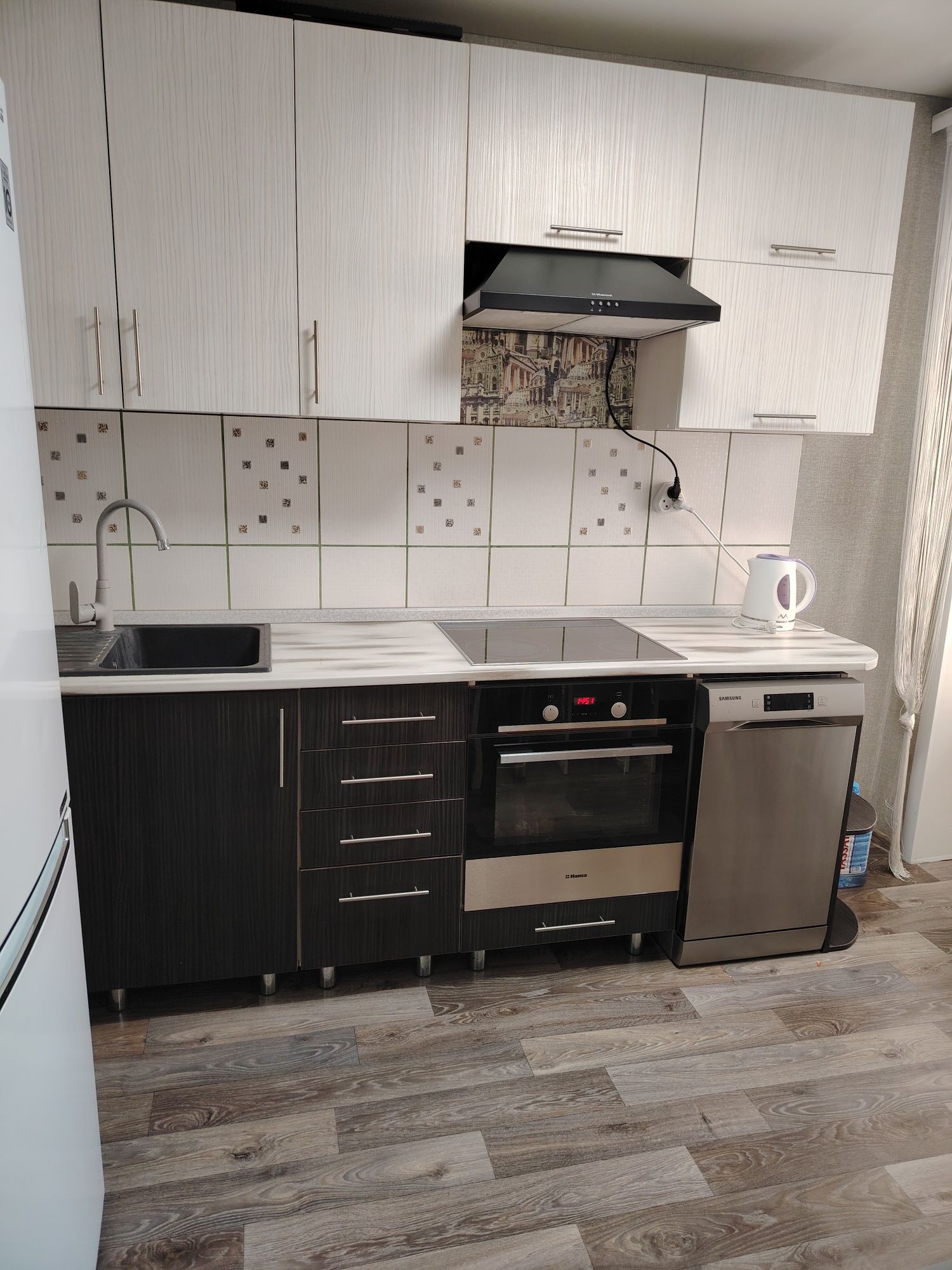 Продам улучшенную 2х комнатную по ул. Космическая 21