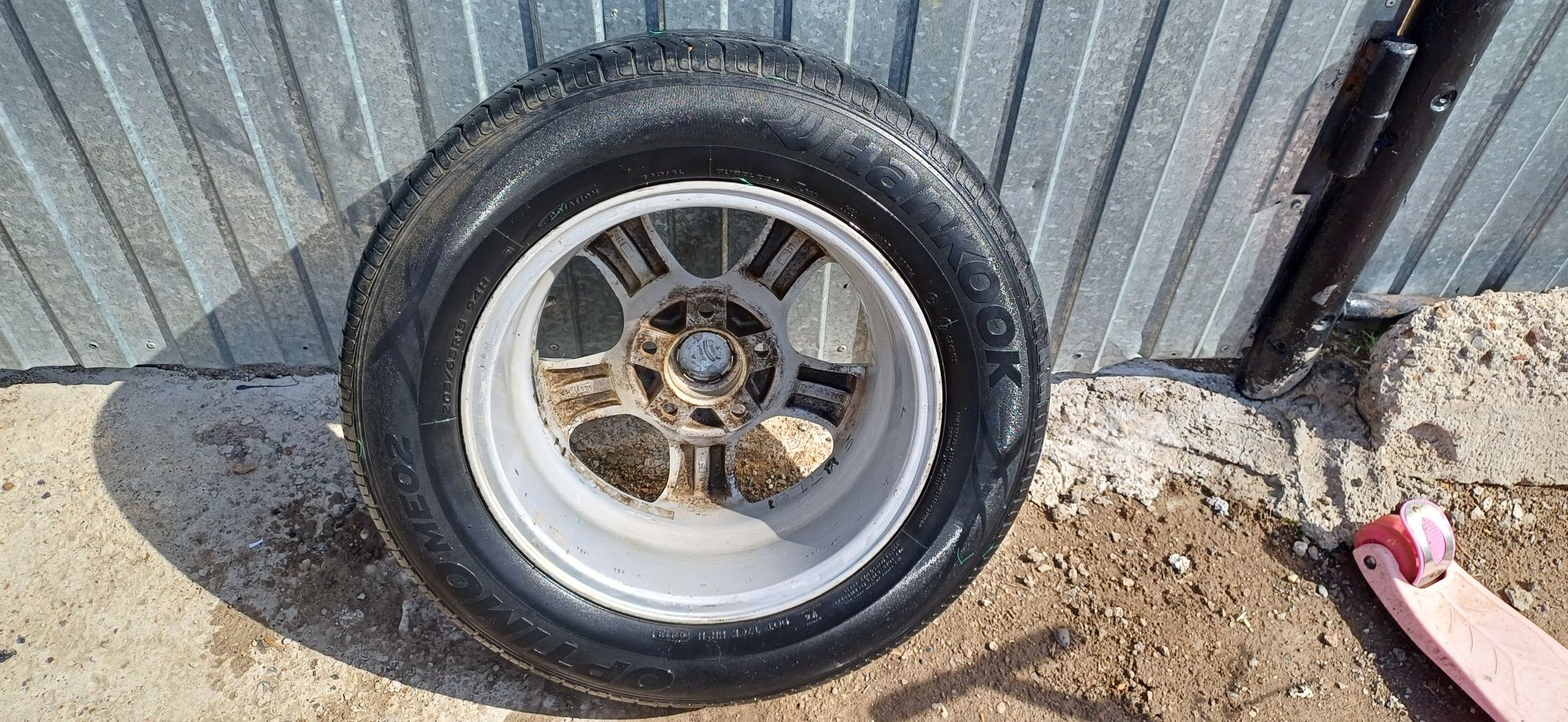205 65 R 15 продам