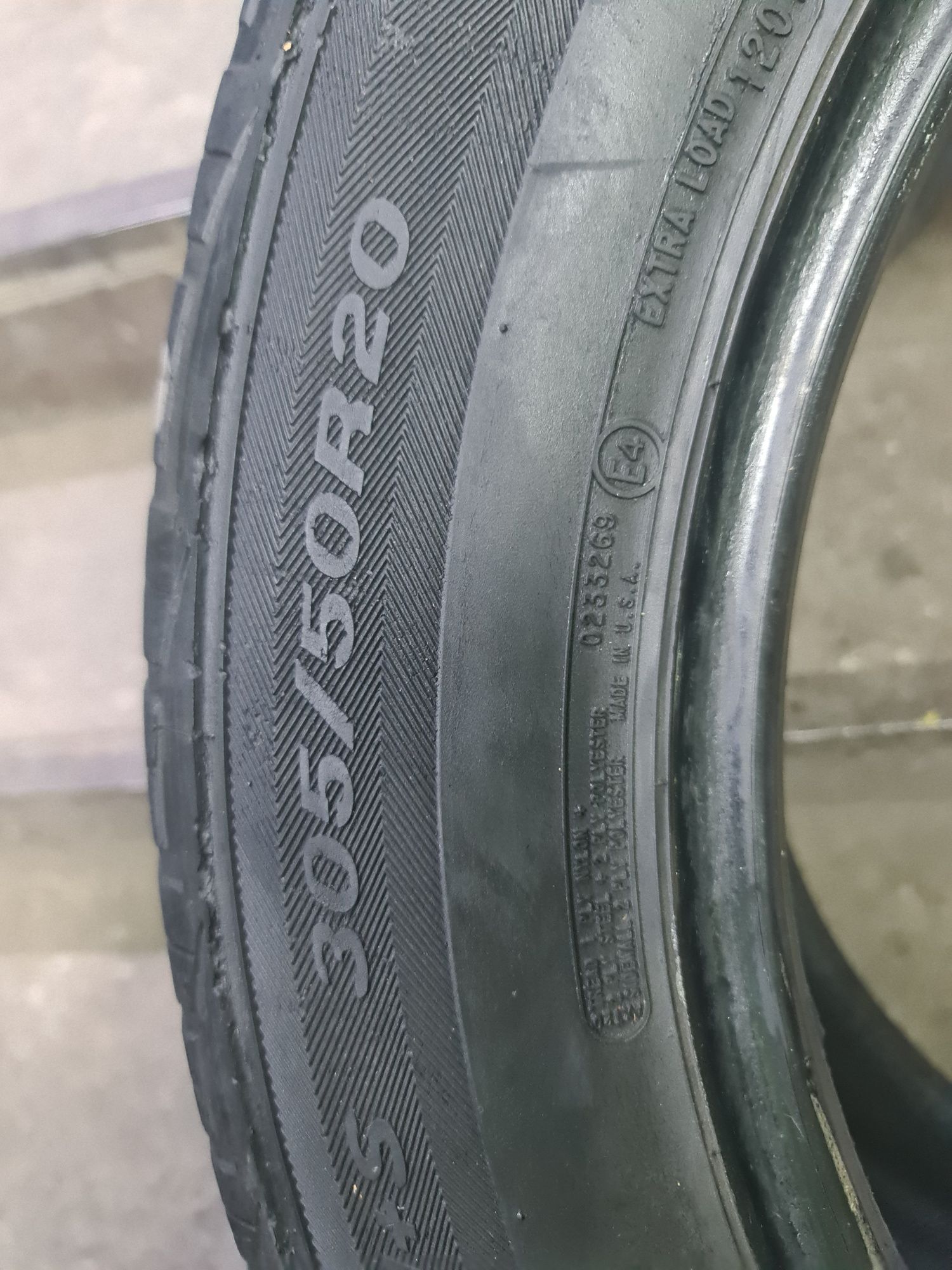Продам шины 305/50/20