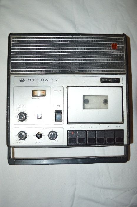 ПРОДАМ КАССЕТНЫЙ МАГНИТОФОН " ВЕСНА-202 " ! Советский. Черный. 50 000