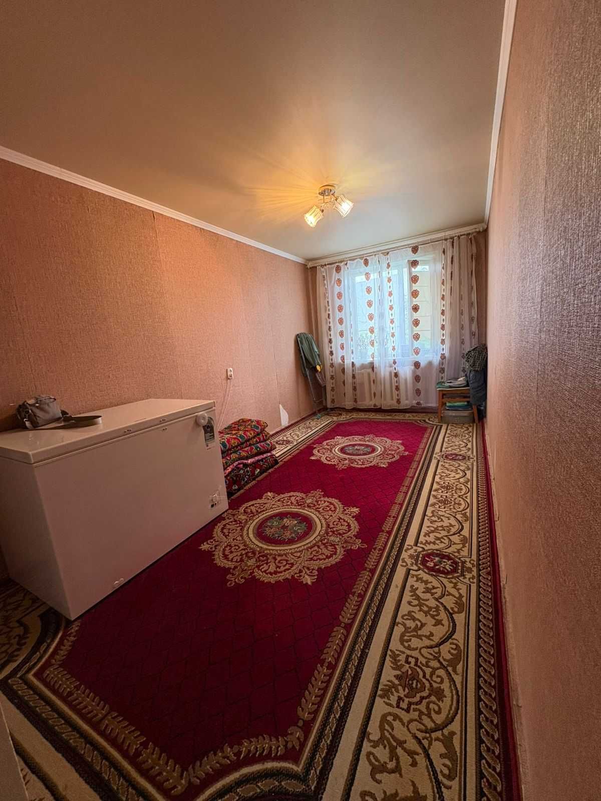 Продам 3 комнатную  квартиру  по Абая  5/5 эт