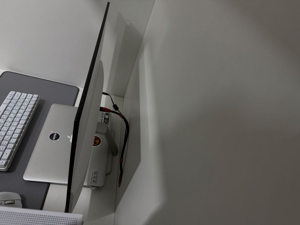 Монитор HP24еа White