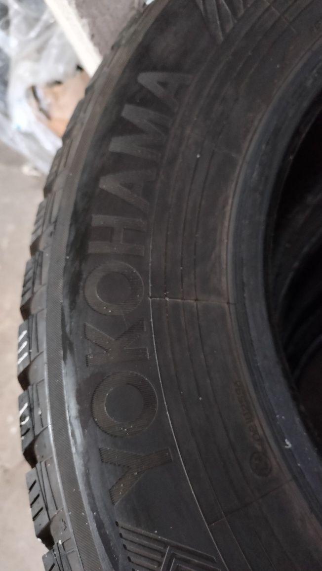 Продам комплект шин Yokohama 285/60/R18