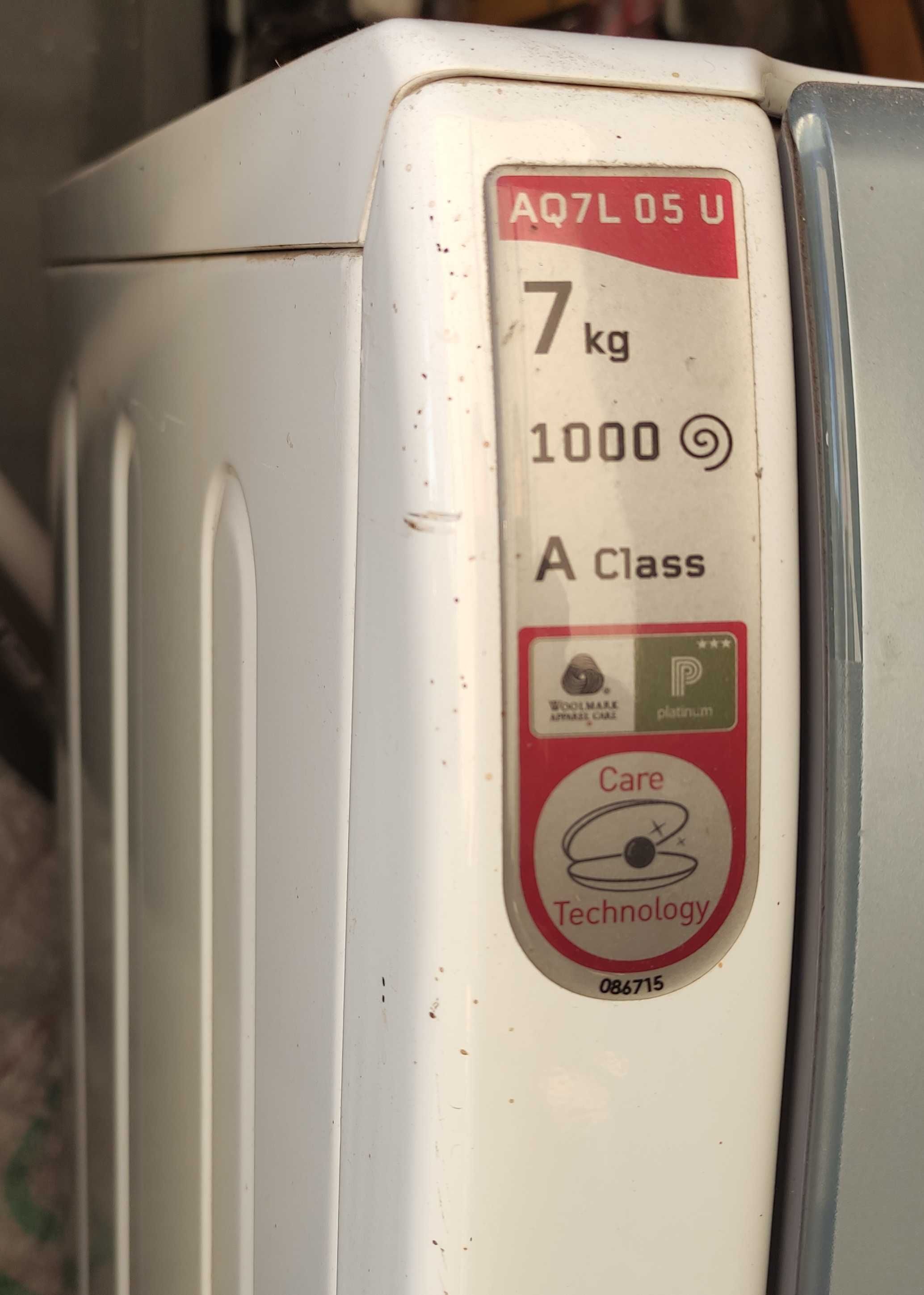 Продам стиралку Hotpoint-Ariston AQ7L 05 U. Требует ремонта или на з/ч