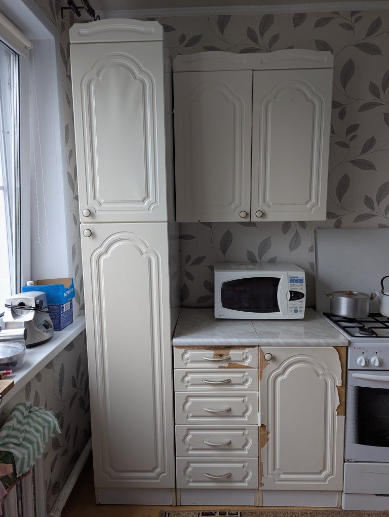 Продам кухонный гарнитур б/у