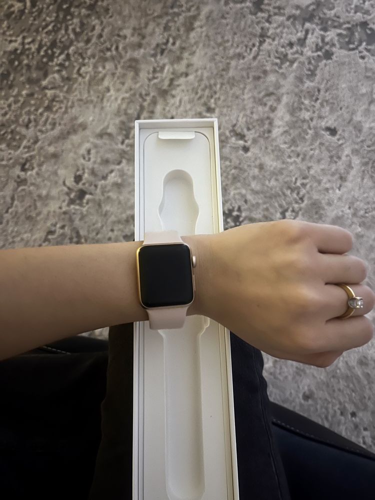 Часы Apple Watch 3