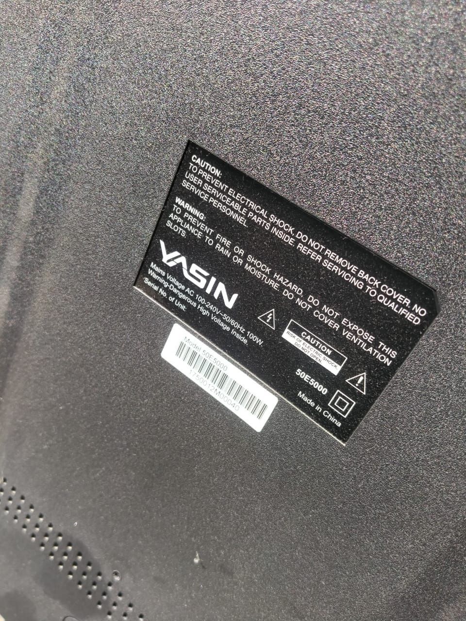 Продам телевизор smart tv YASIN сломан экран