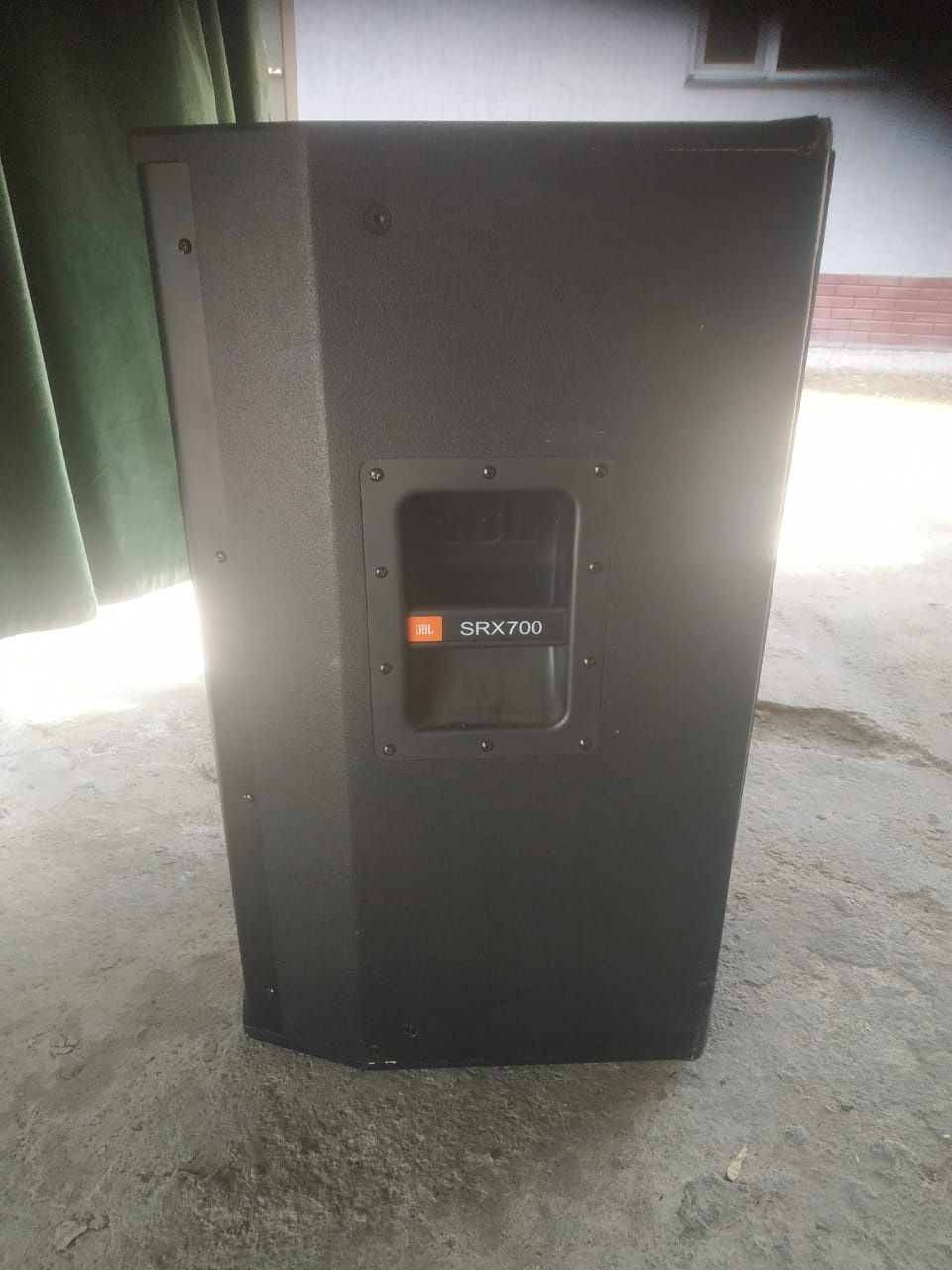 Акустическая система  UBL SRX700