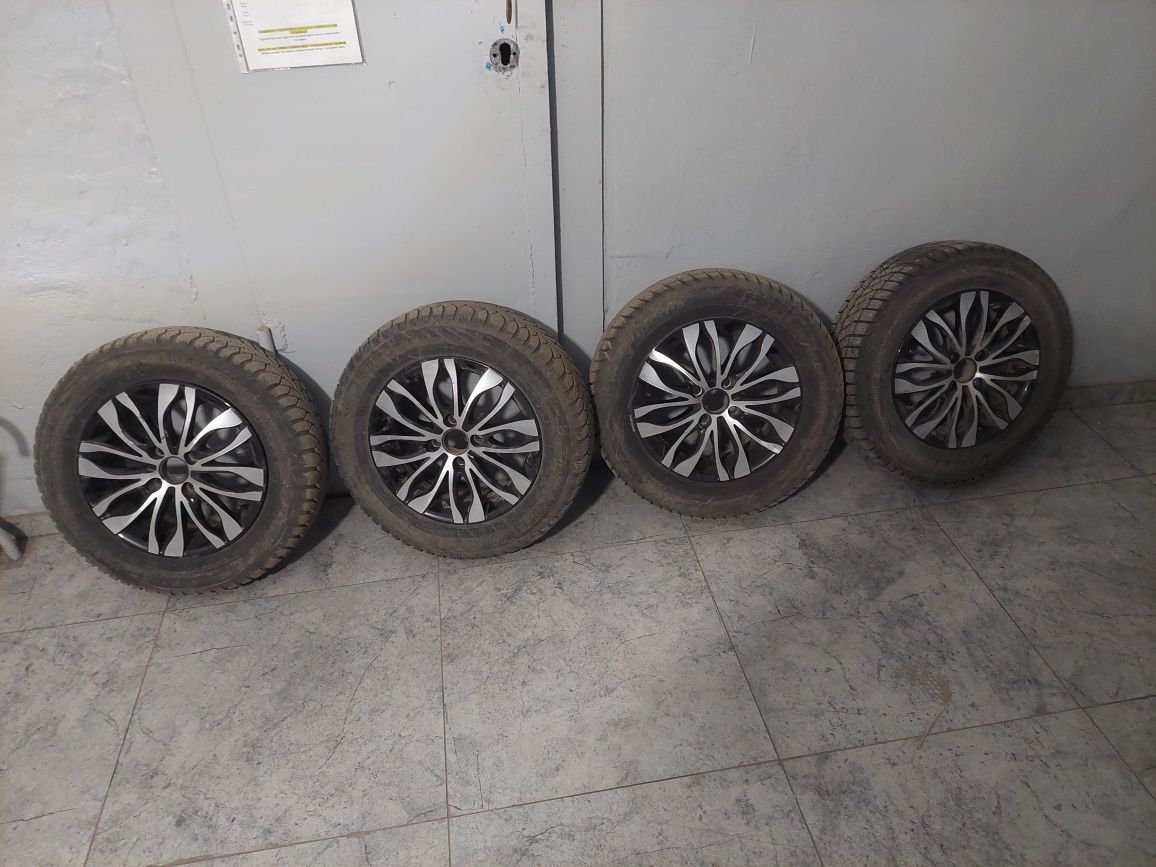 Продам комплект зимних колес