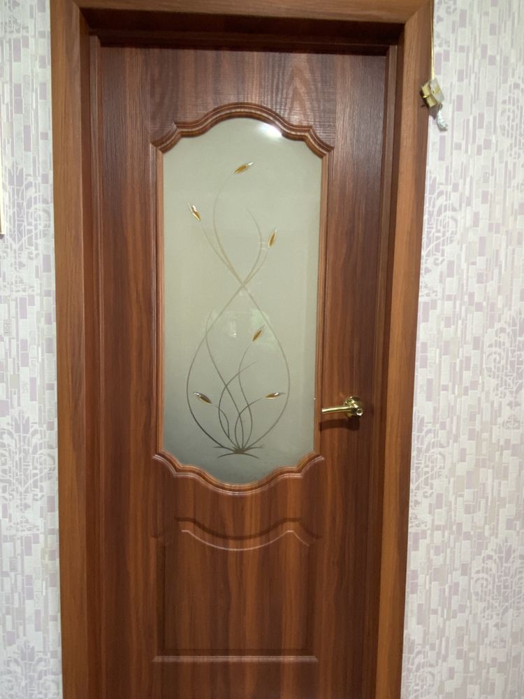 Продам двери межкомнатные, торг уместен!