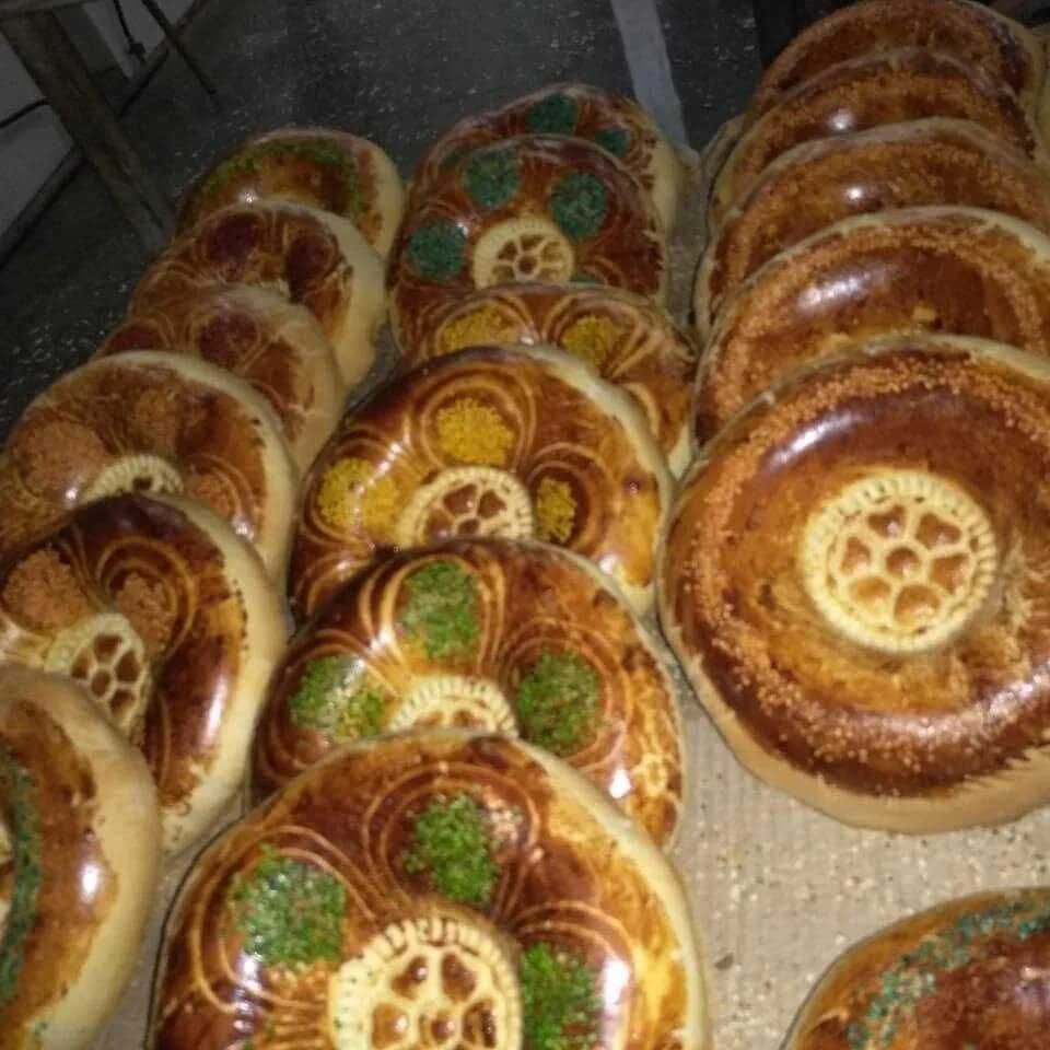 Тандыр для лаваша и лепешек в Туркестане, крутящийся тандыр