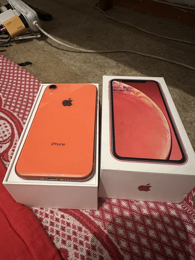 Продам Iphone Xr