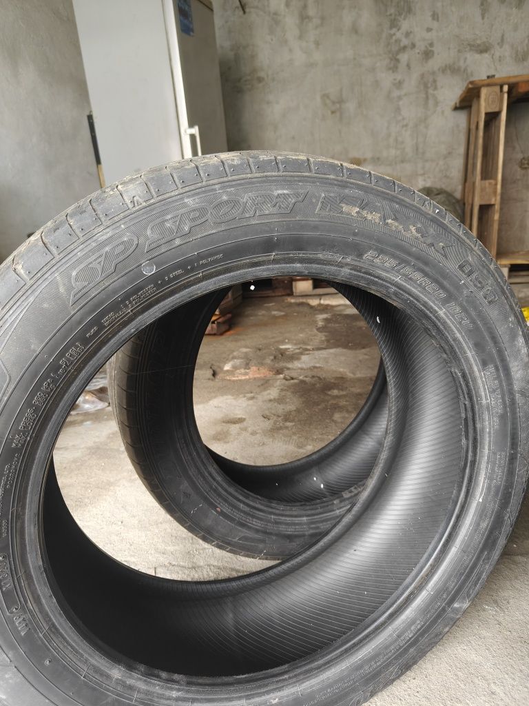 Продам резину DUNLOP SP SPORT MSXX D50на рав4