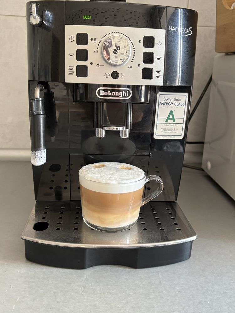 Кофемашина Delonghi Magnifica S