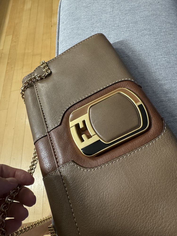 клатч Fendi в хорошем состоянии, забирать с хайвилл