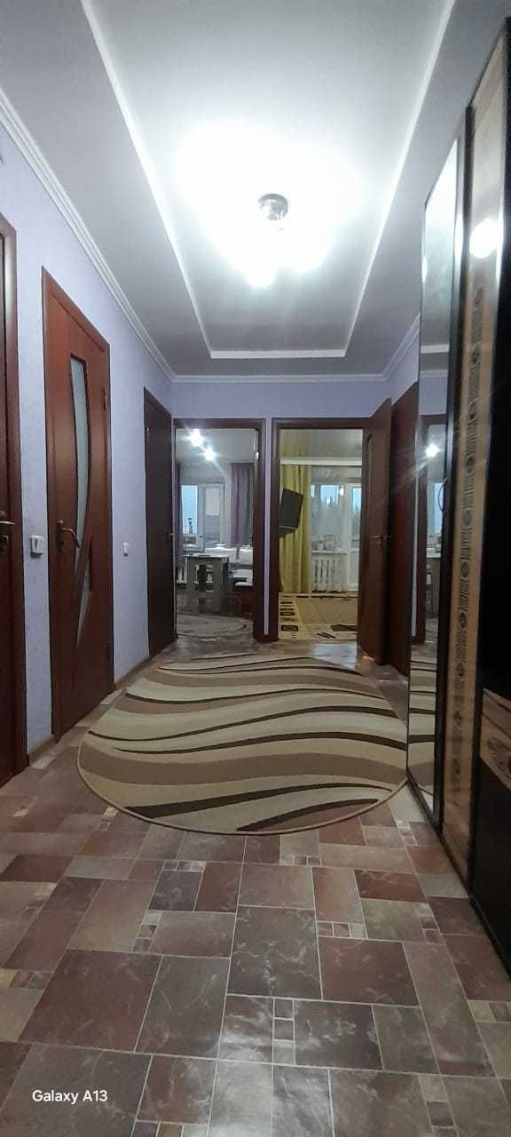 Продаётся 2 ком квартира мкр СТРОИТЕЛЬ