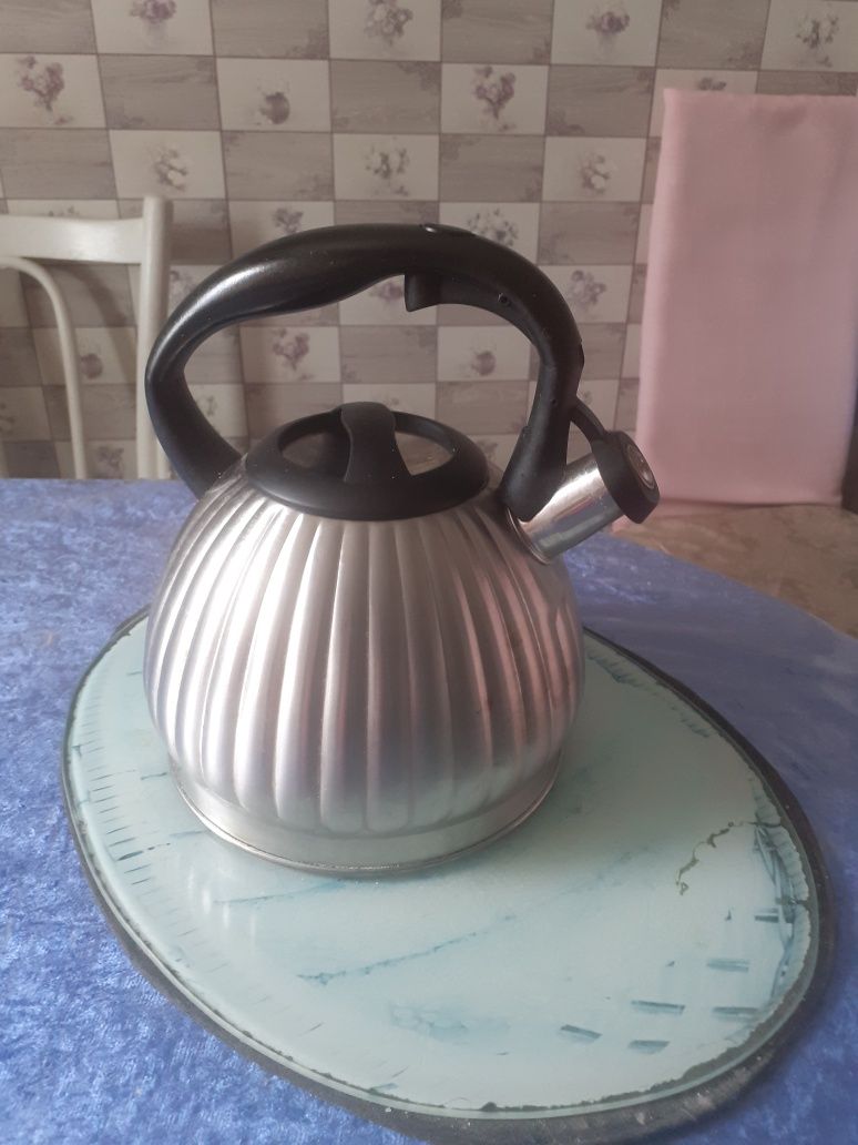 Чайник из нержавейки.