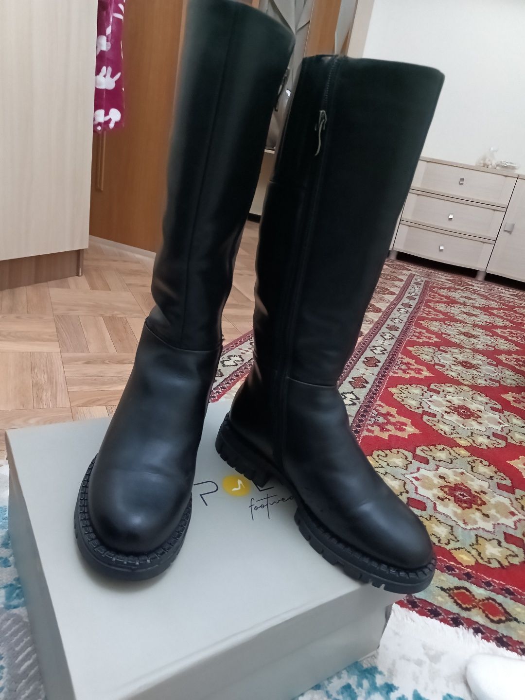 Продам зимние сапоги