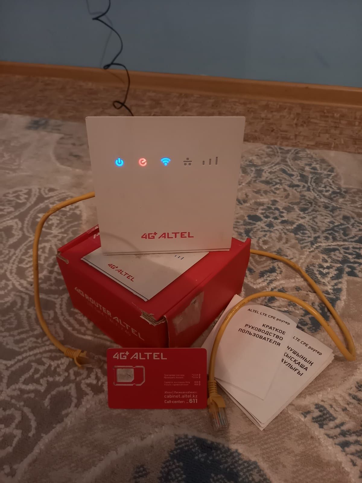 Очень мощный 4G+ роутер почти в новом состоянии. В комплекте номер