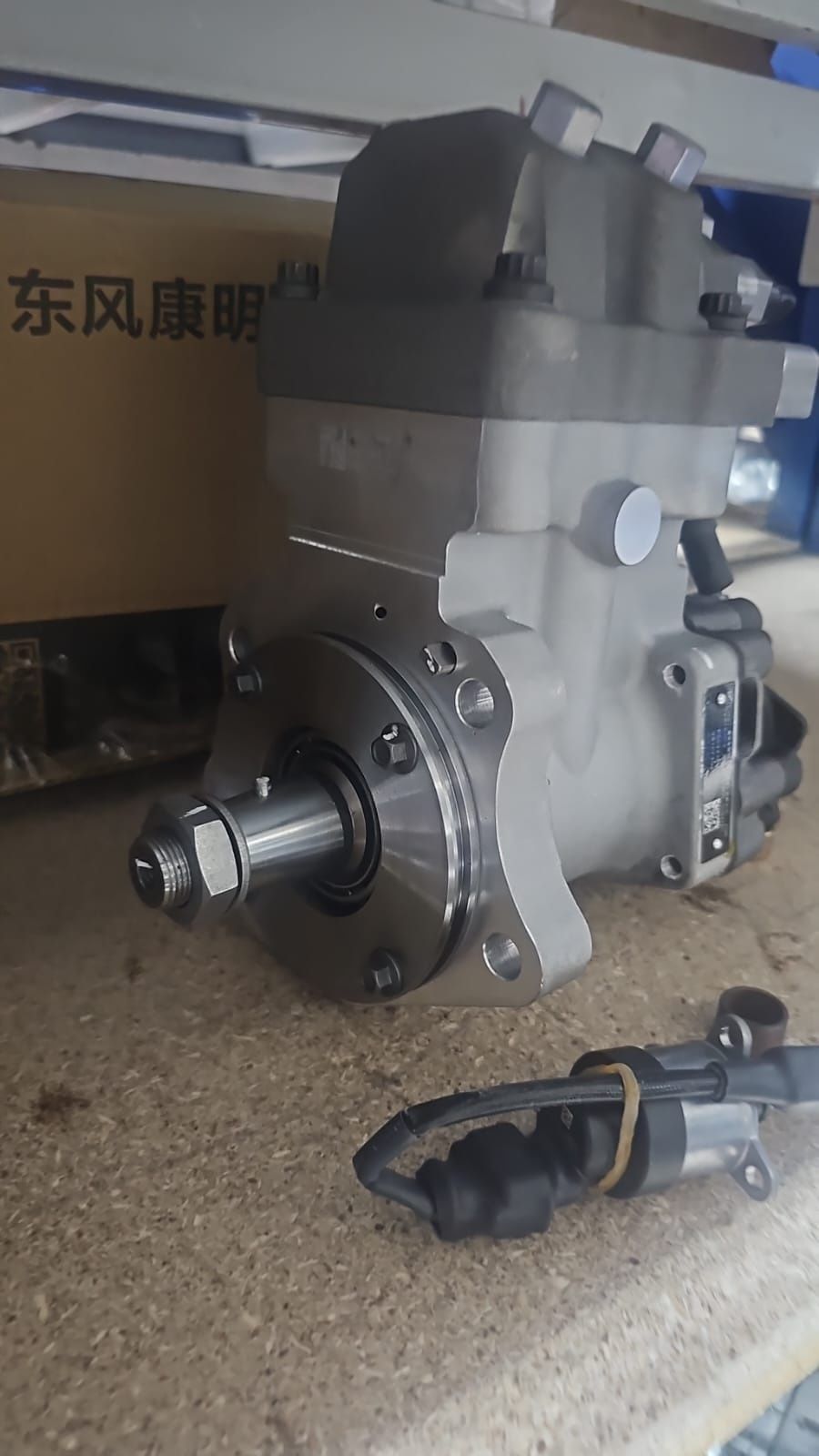 Насос форсунки Kommon Rail Komatsu pc300