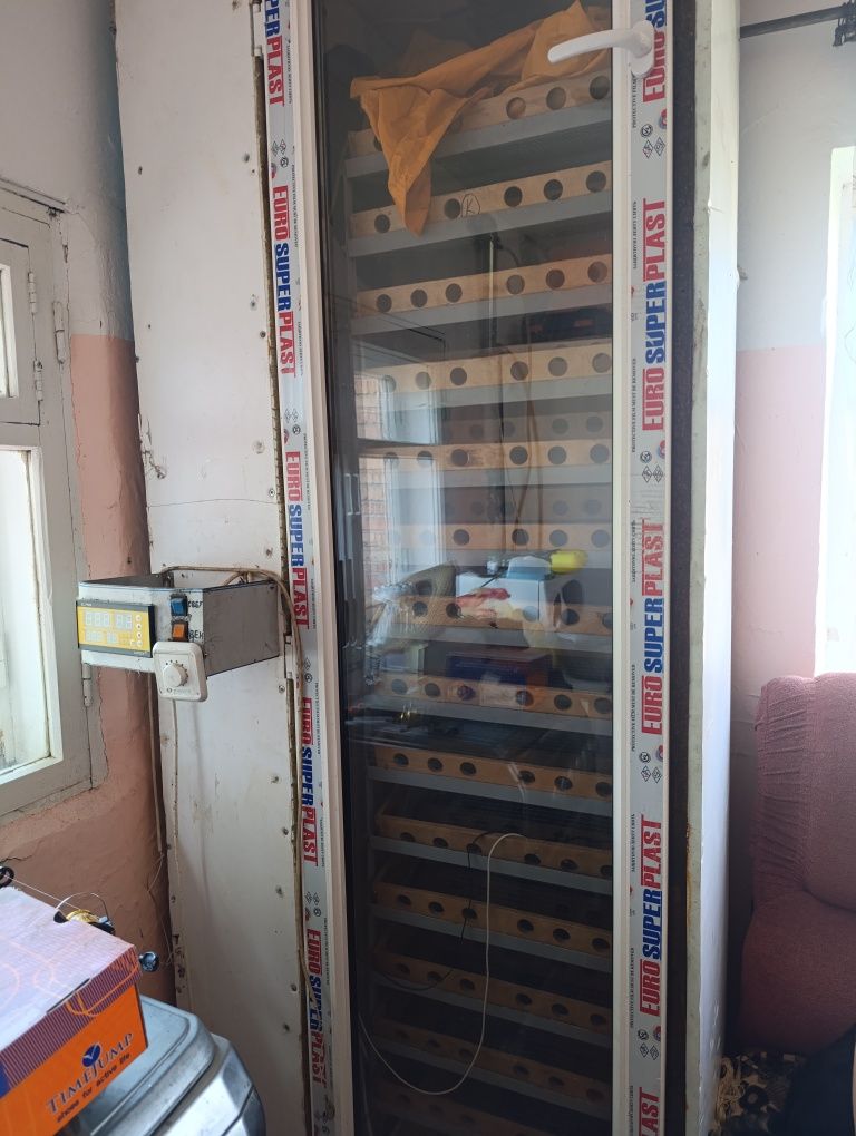Продам инкубатор