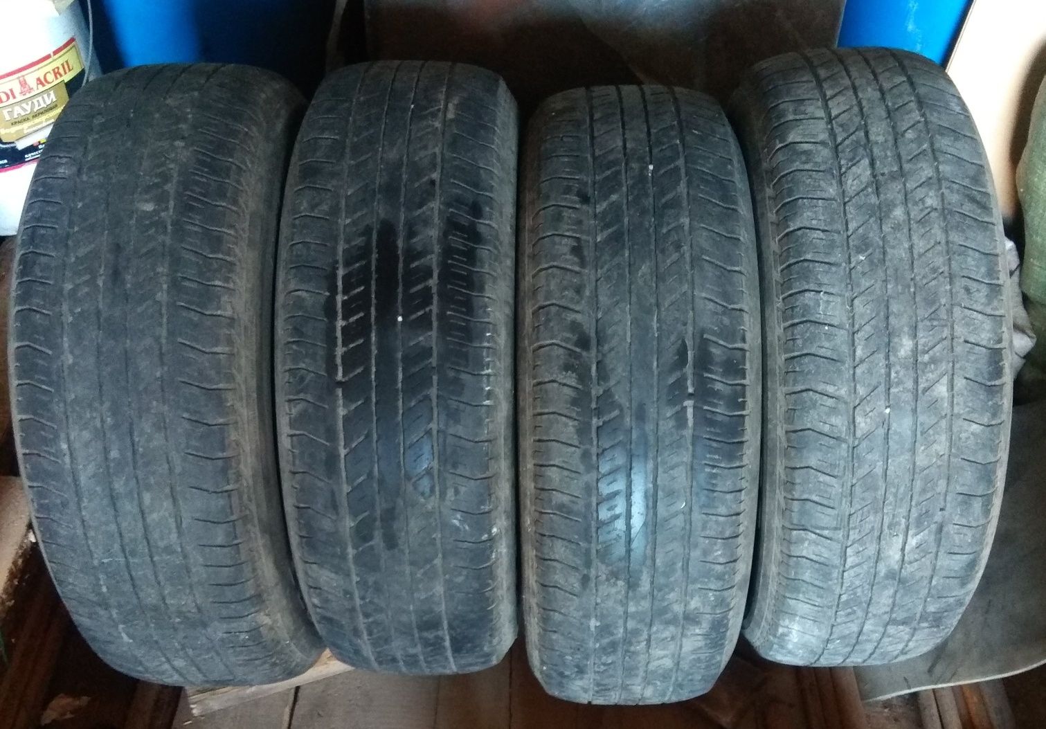 Продаю четыре бескамерных автошин.