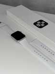 Apple Watch SE 40 мм белые (не носились, а лежали красиво)