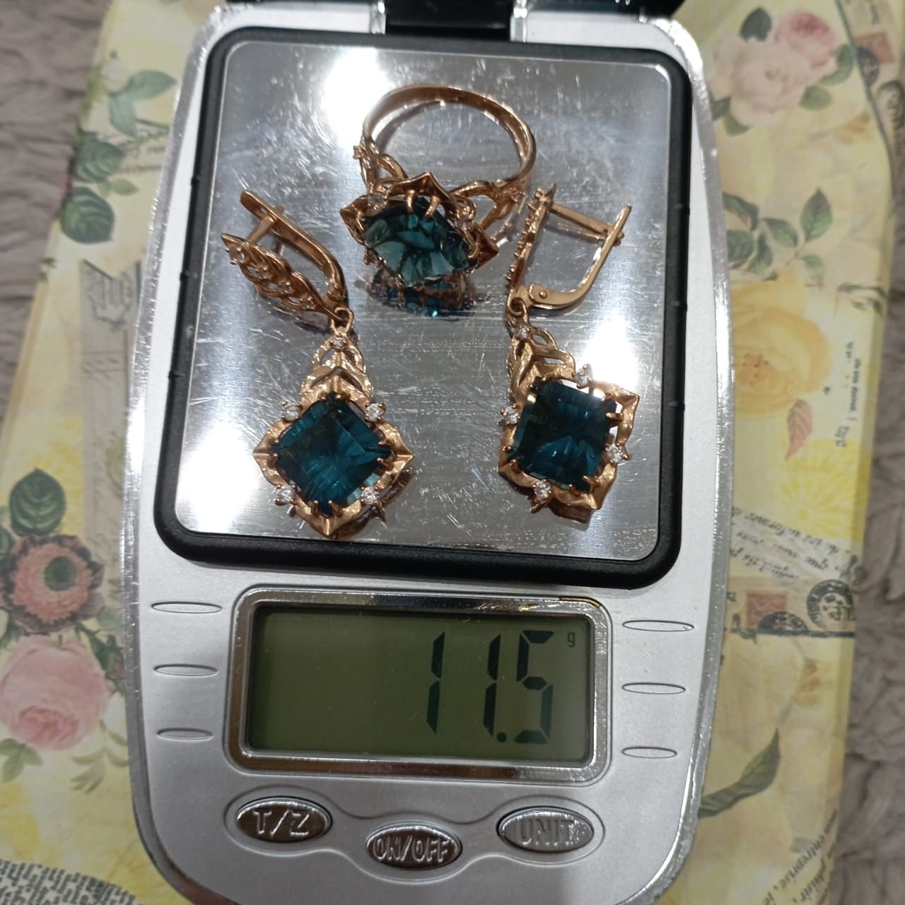 Продам  новый шикарный набор 290 тыс