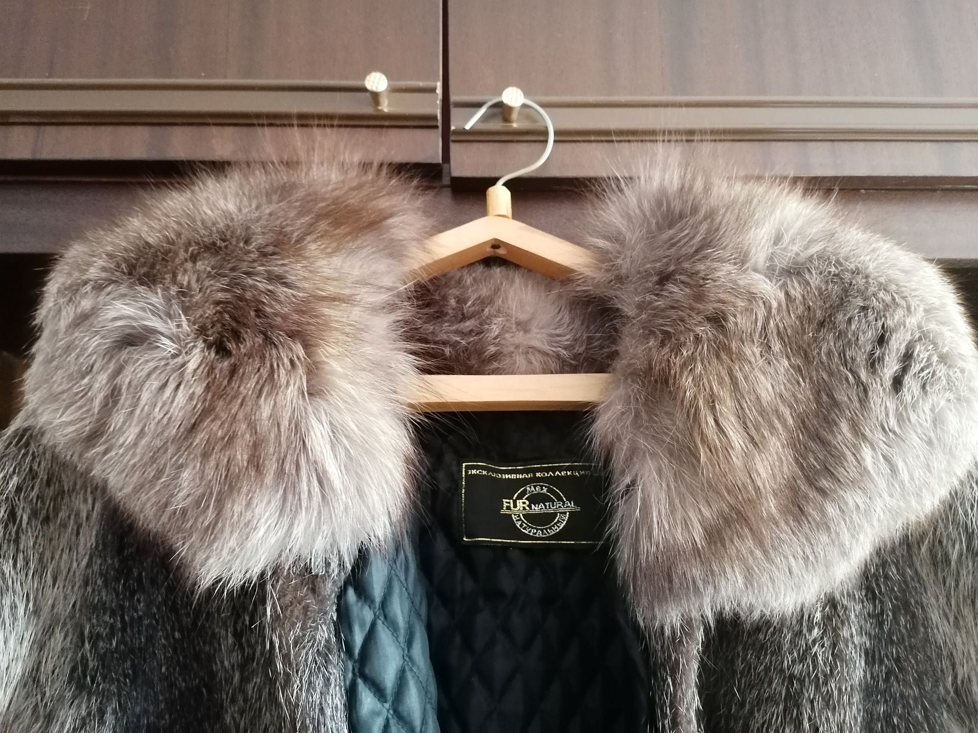 Продам женскую шубу