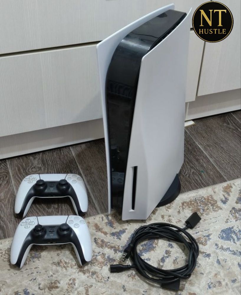 Продам sony Playstation 5 1tb 2 геймпада