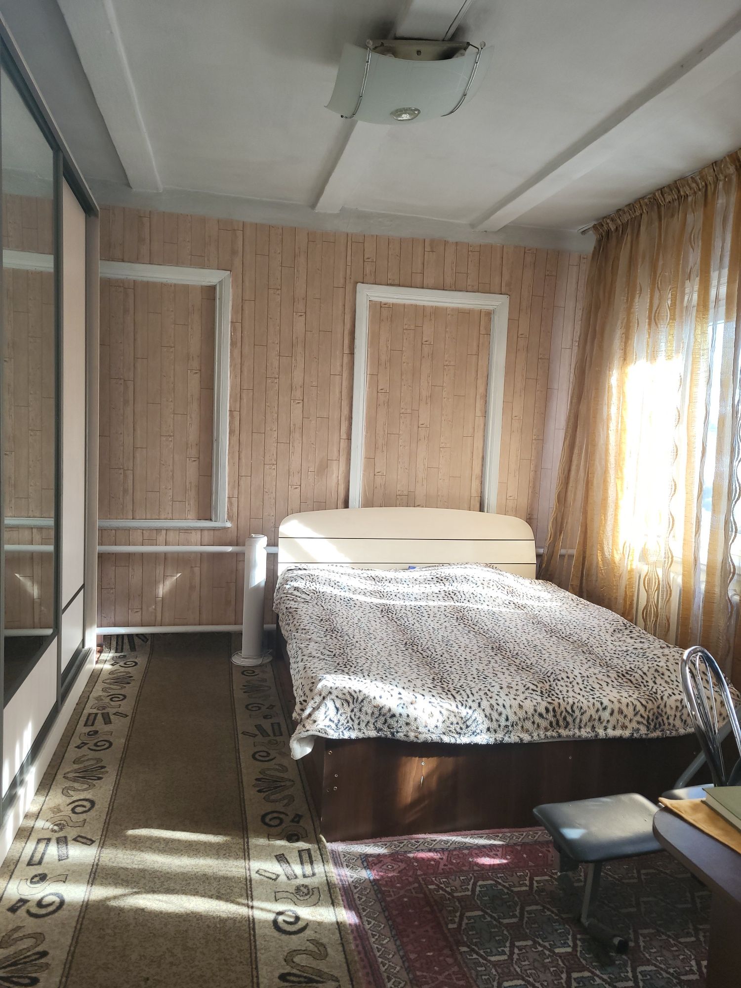 Дом рядом со станцией метро
