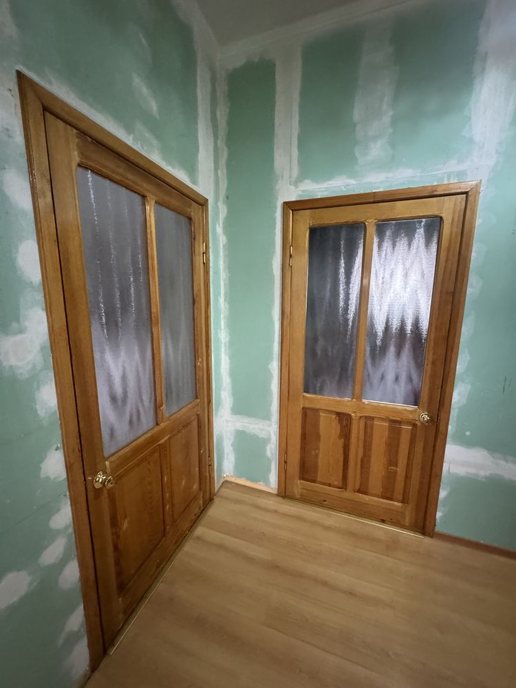 Продам деревянные межкомнатные двери