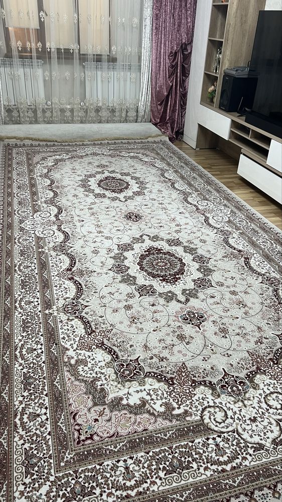 Ковер и дорожка в отличном состоянии