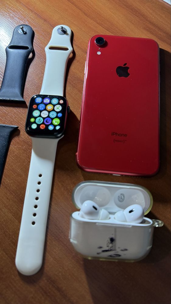 Продам в хорошем состоянии айфон XR 64GB RED