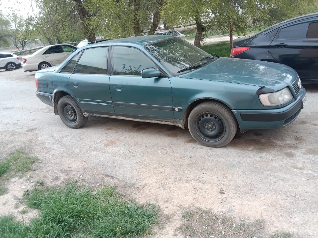 Audi 100 Объем двигателя: 2,3 см³