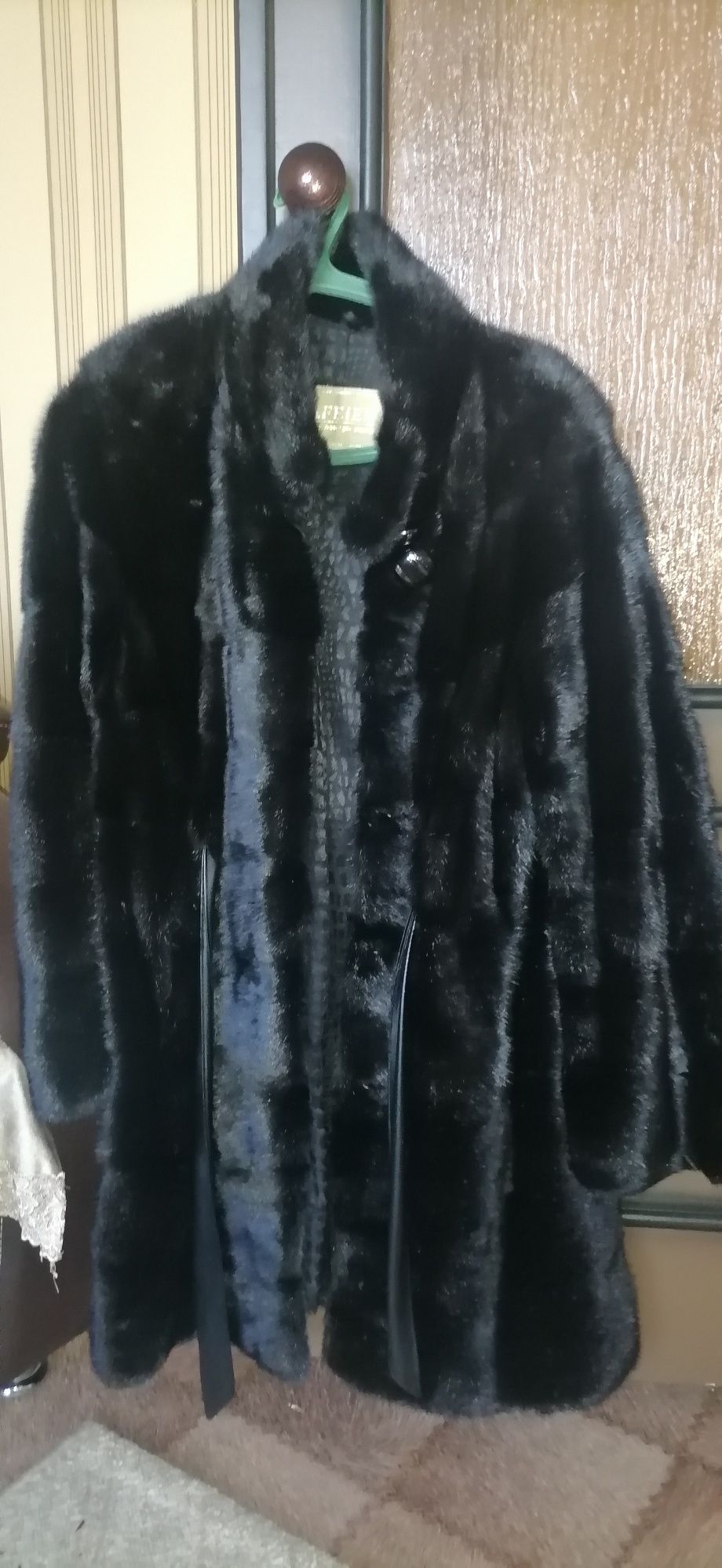 Продам норковую шубу