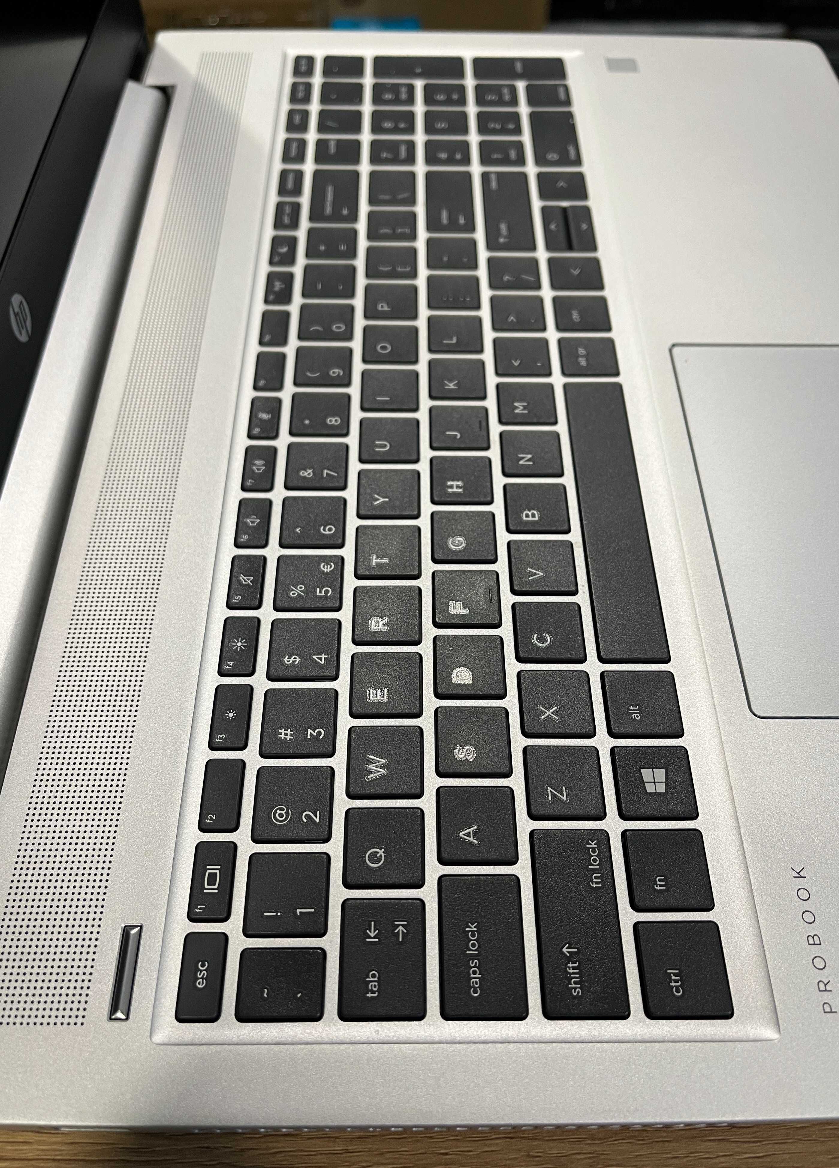 HP ProBook 450 G7. Core i5-10210U 1.6/4.2 GHz, 8/256 GB