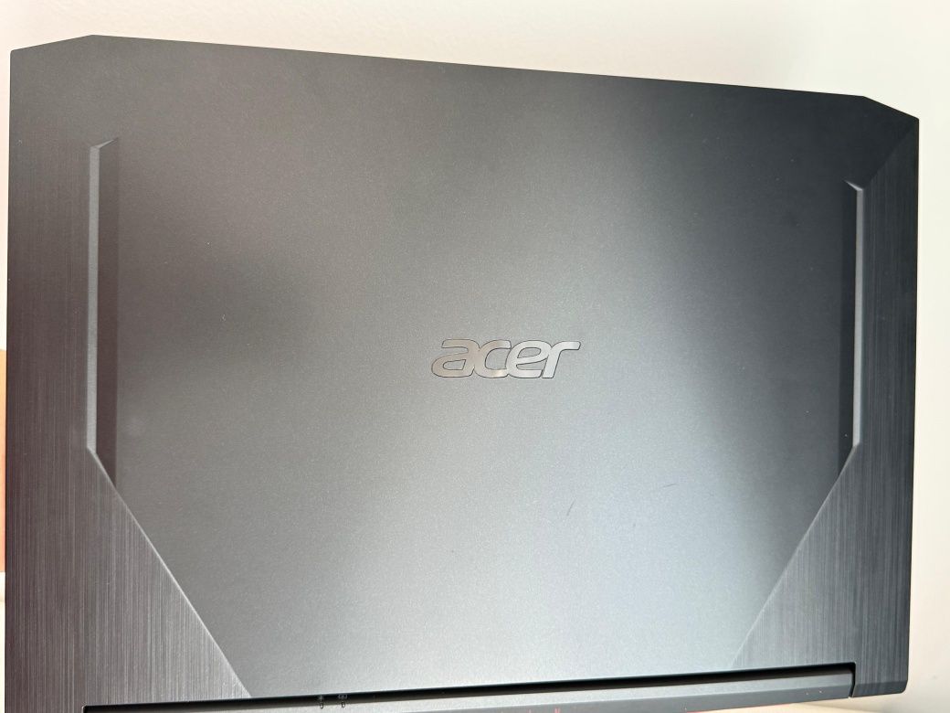 Продаётся игровой ноутбук Acer

Nitro 5!