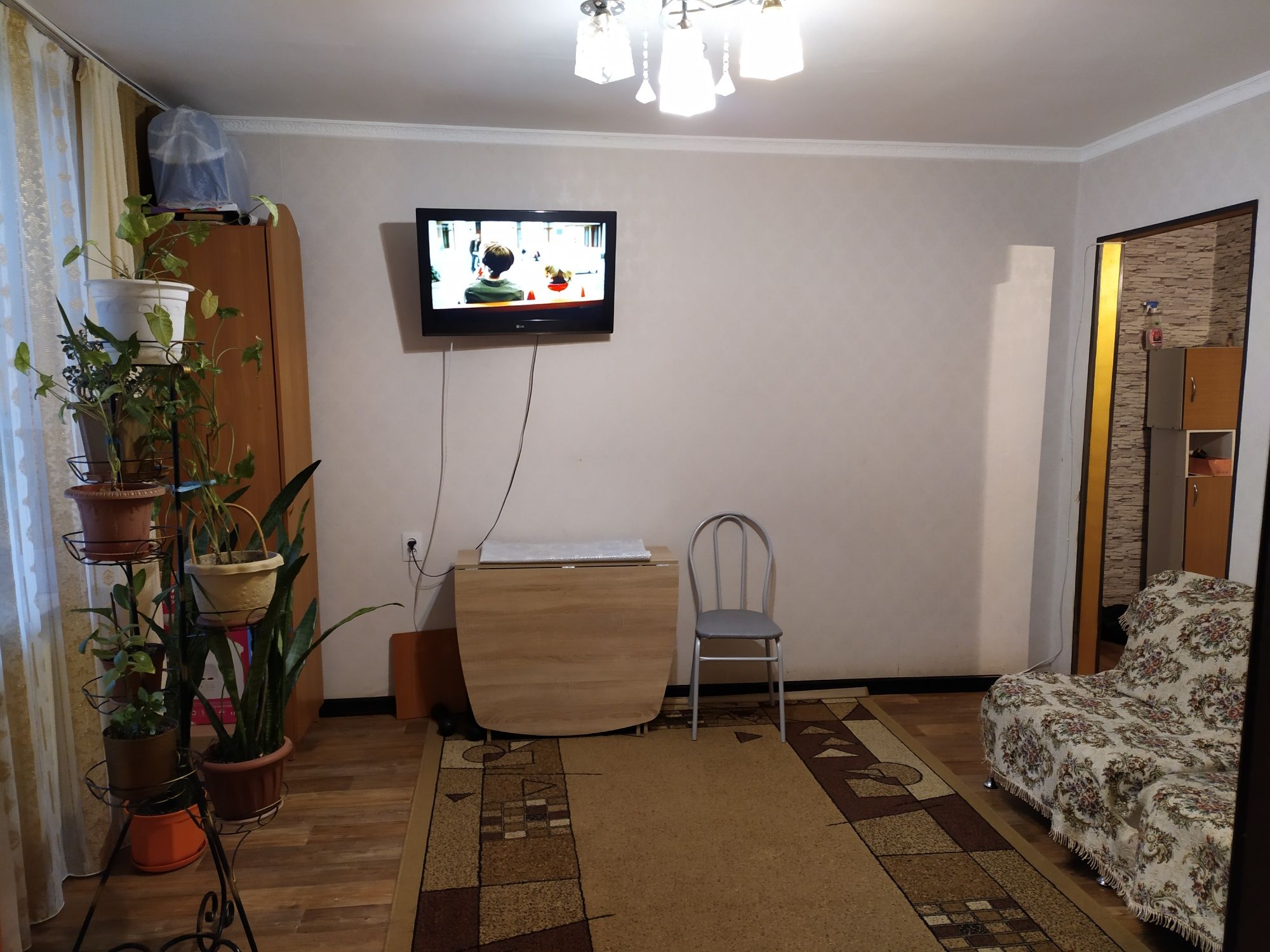 Продается 3-комн кв (4-76, 1 эт)