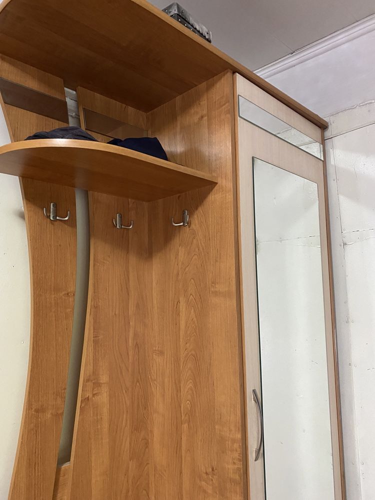 Продам прихожку (шкаф для прихожей)