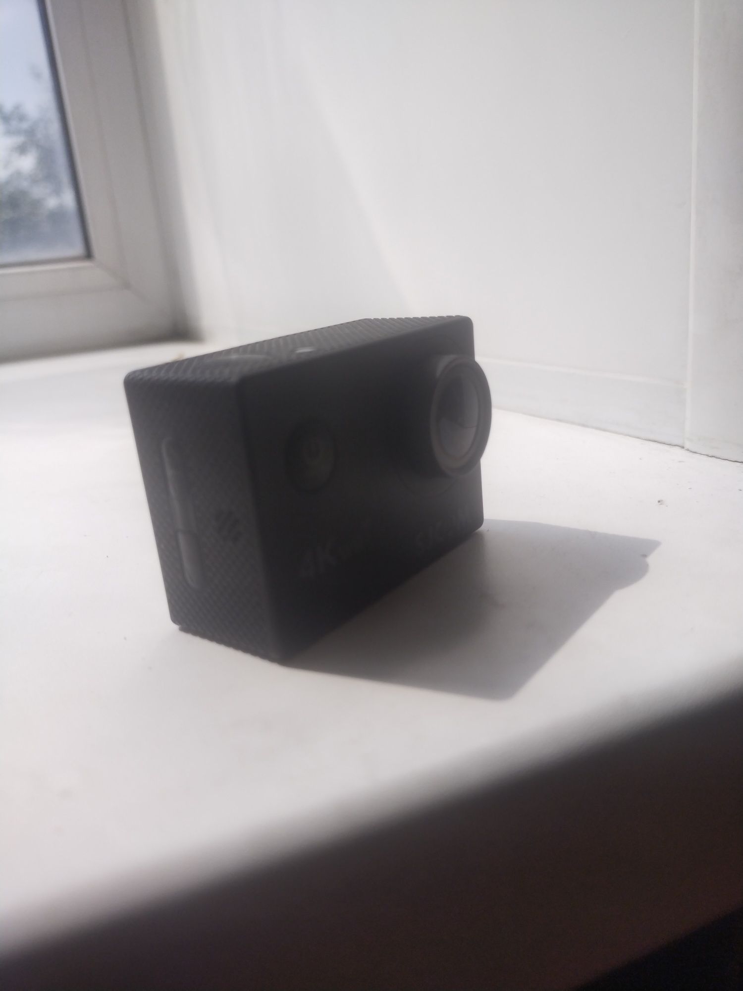 Продам экшн камеру sjcam 4000