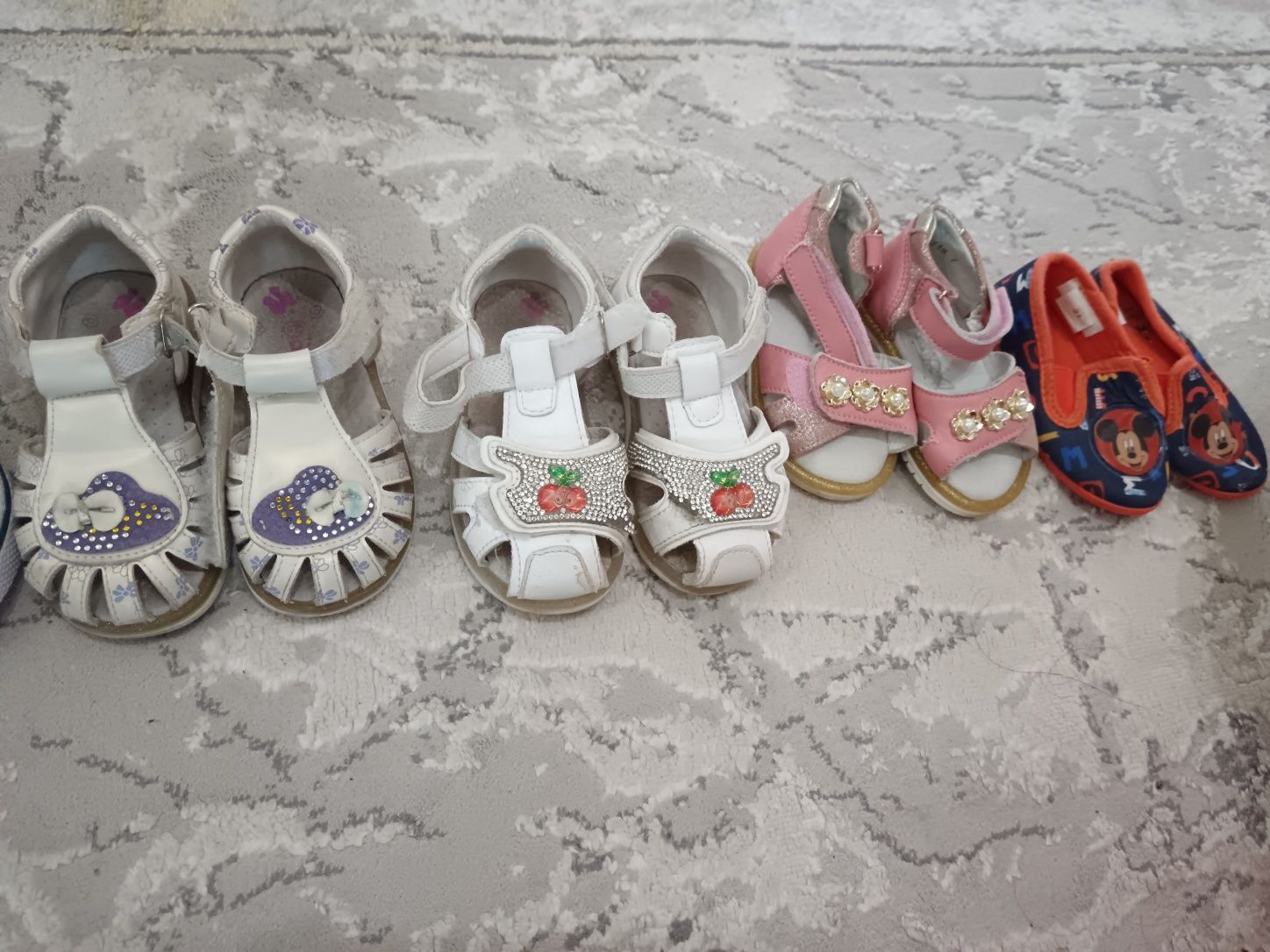 Продам детские вещи на девочку