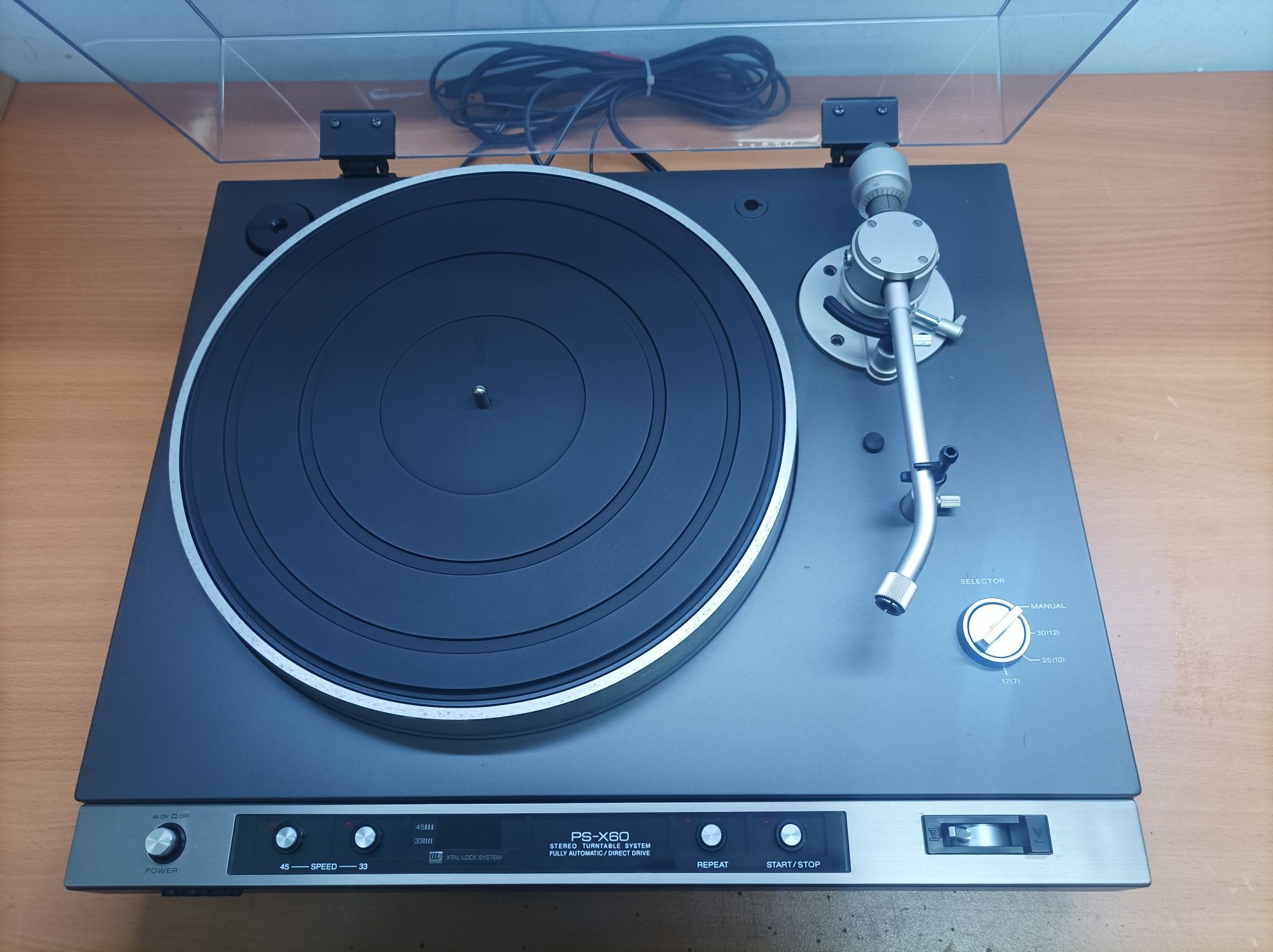 Проигрыватель винила Sony ps x60.