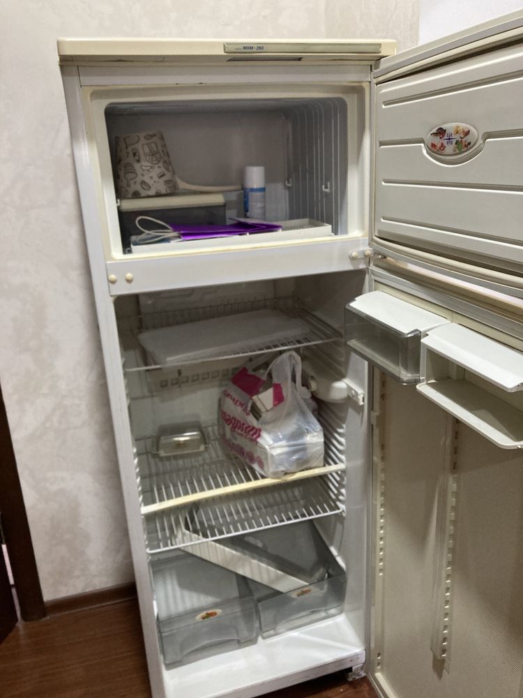 В хорошем  состояний холодник