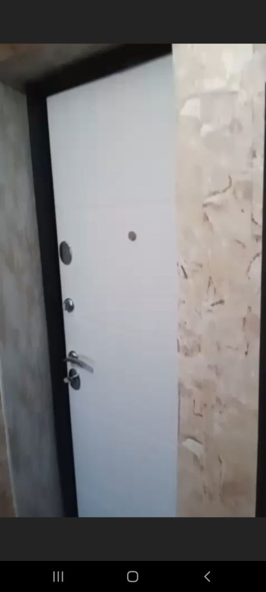 Продам квартиру .