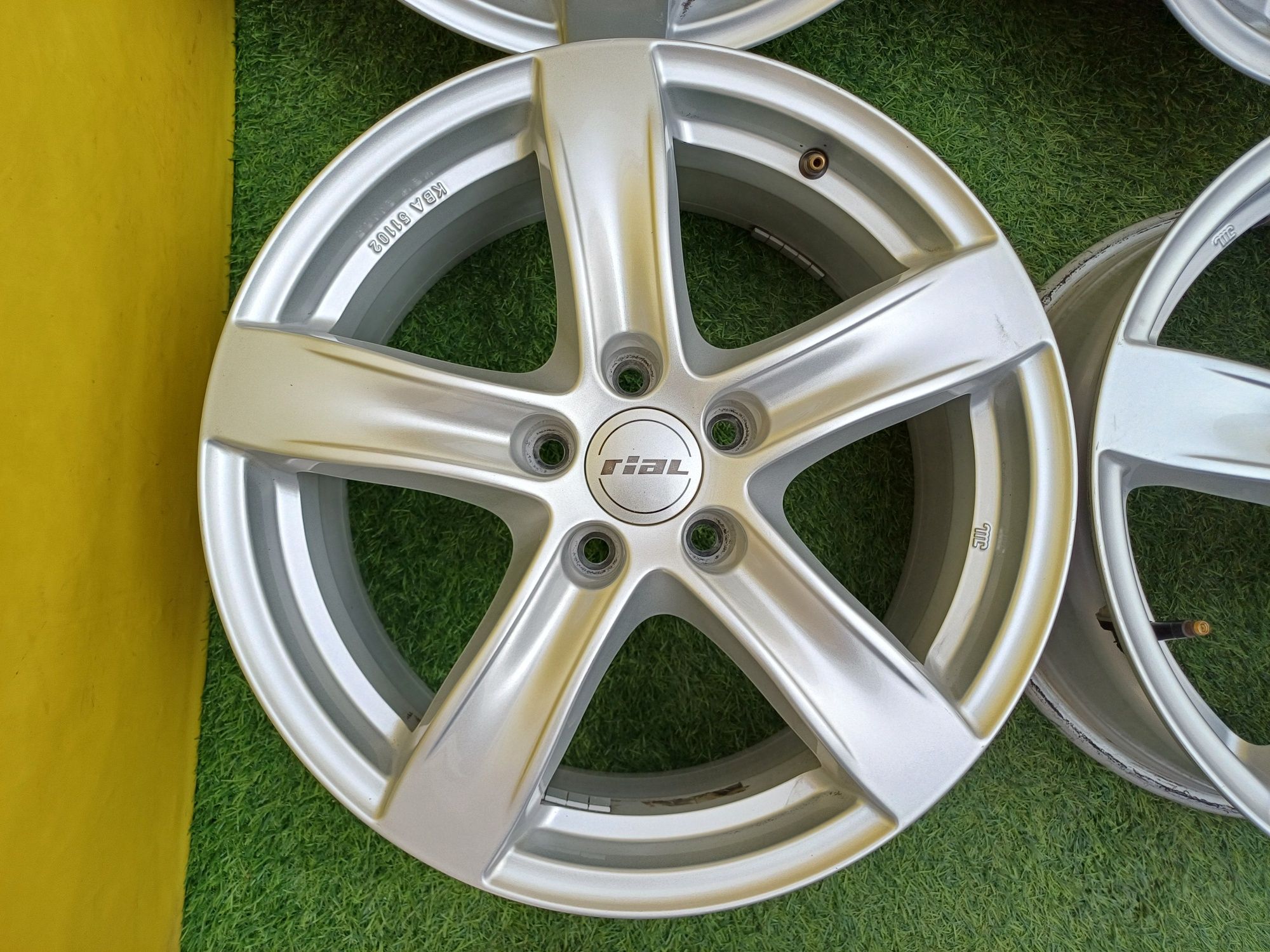 Диски R17 5×108 на Ford и другие.