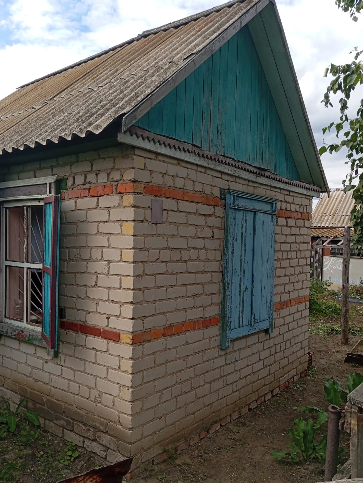 Продам дачу,Кирпичный дом