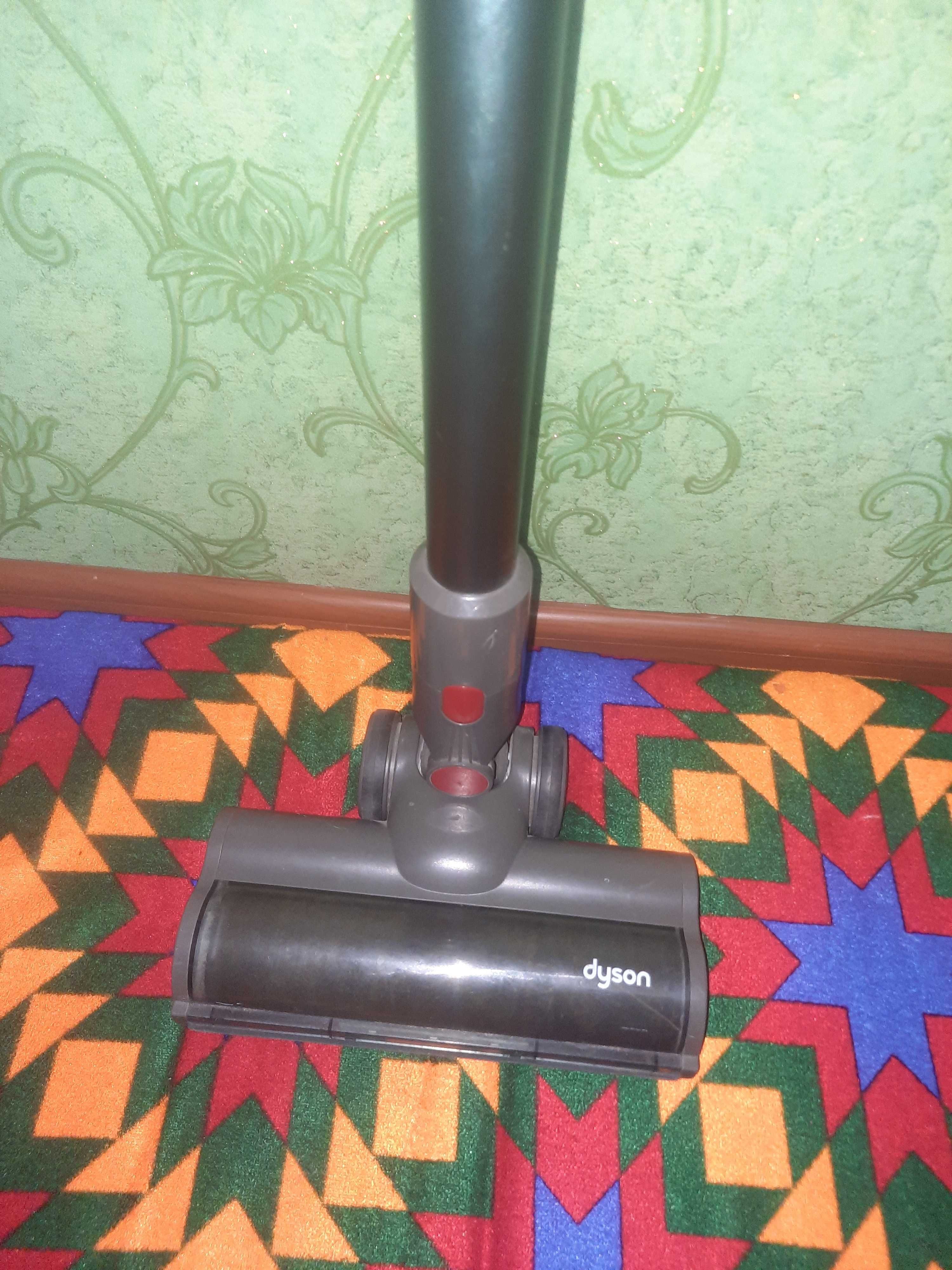 Продам пылесос dyson дайсон