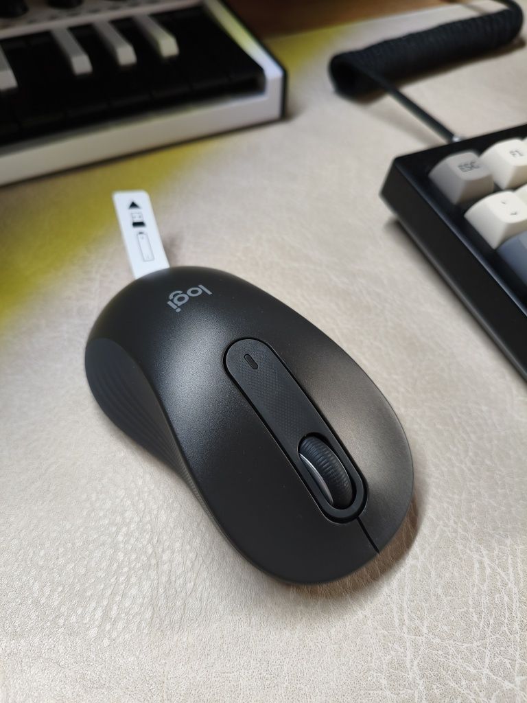 Продам мышь Logitech m650L